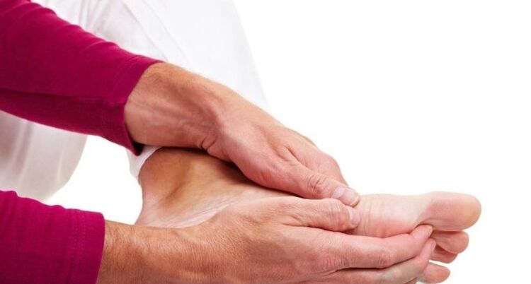 Le traitement fongique à domicile est acceptable au stade initial.