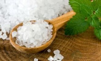 bains de sel pour traiter les champignons